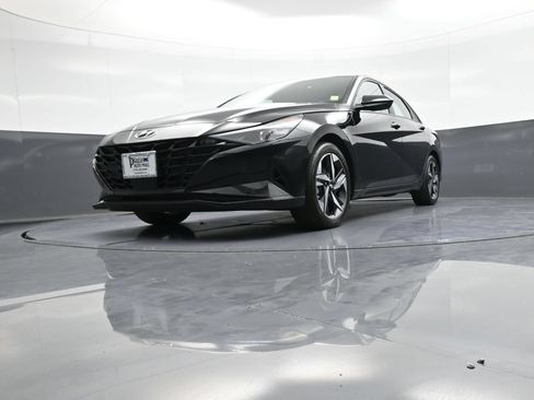 Certified 2023 Hyundai Elantra SEL w/ Convenience Package FWD image 26