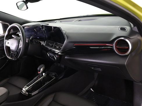 Used 2024 Chevrolet Trax RS image 26