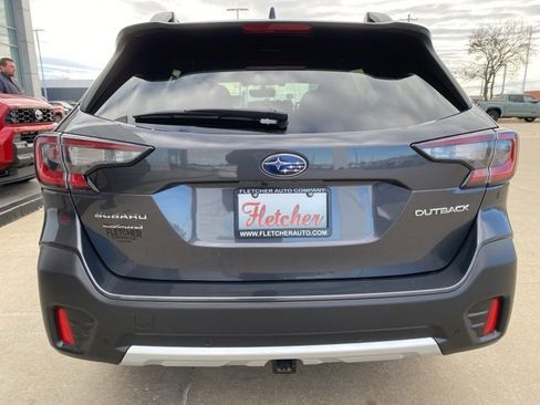 Used 2021 Subaru Outback Limited image 3