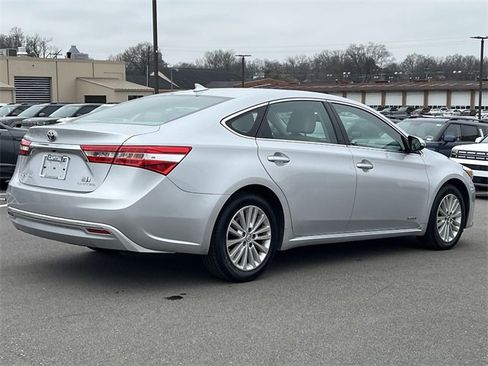 Used 2014 Toyota Avalon Limited image 38