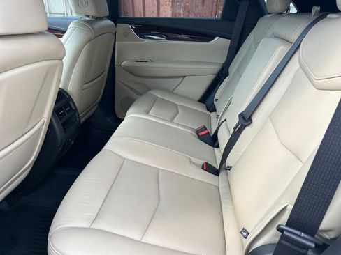 Used 2019 Cadillac XT5 Luxury image 18