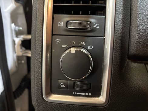 Used 2024 RAM 1500 Classic SLT AWD/4WD image 29