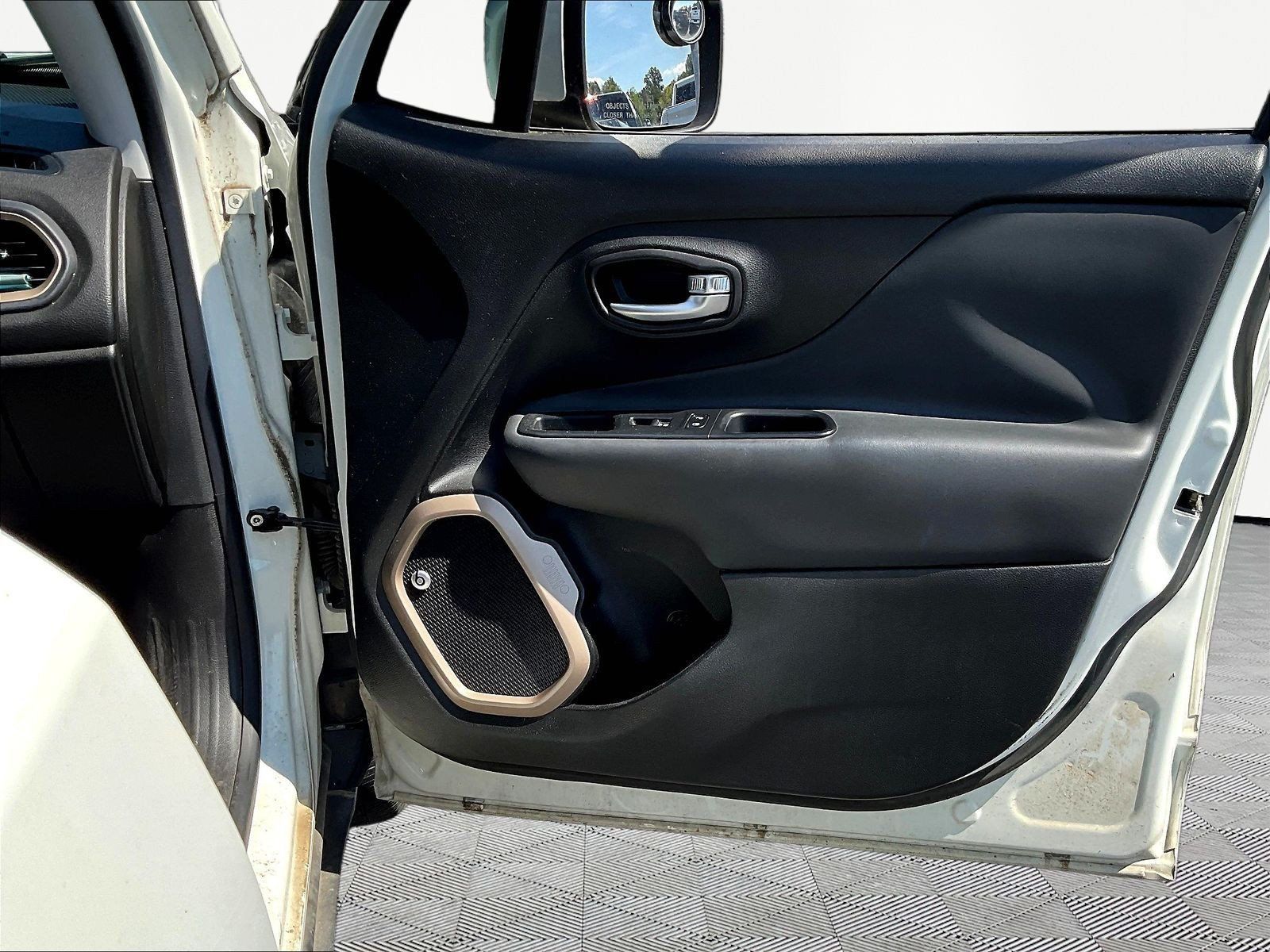 Used 2016 Jeep Renegade Limited AWD/4WD image 27