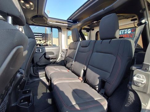 Used 2020 Jeep Wrangler Unlimited Rubicon AWD/4WD image 38