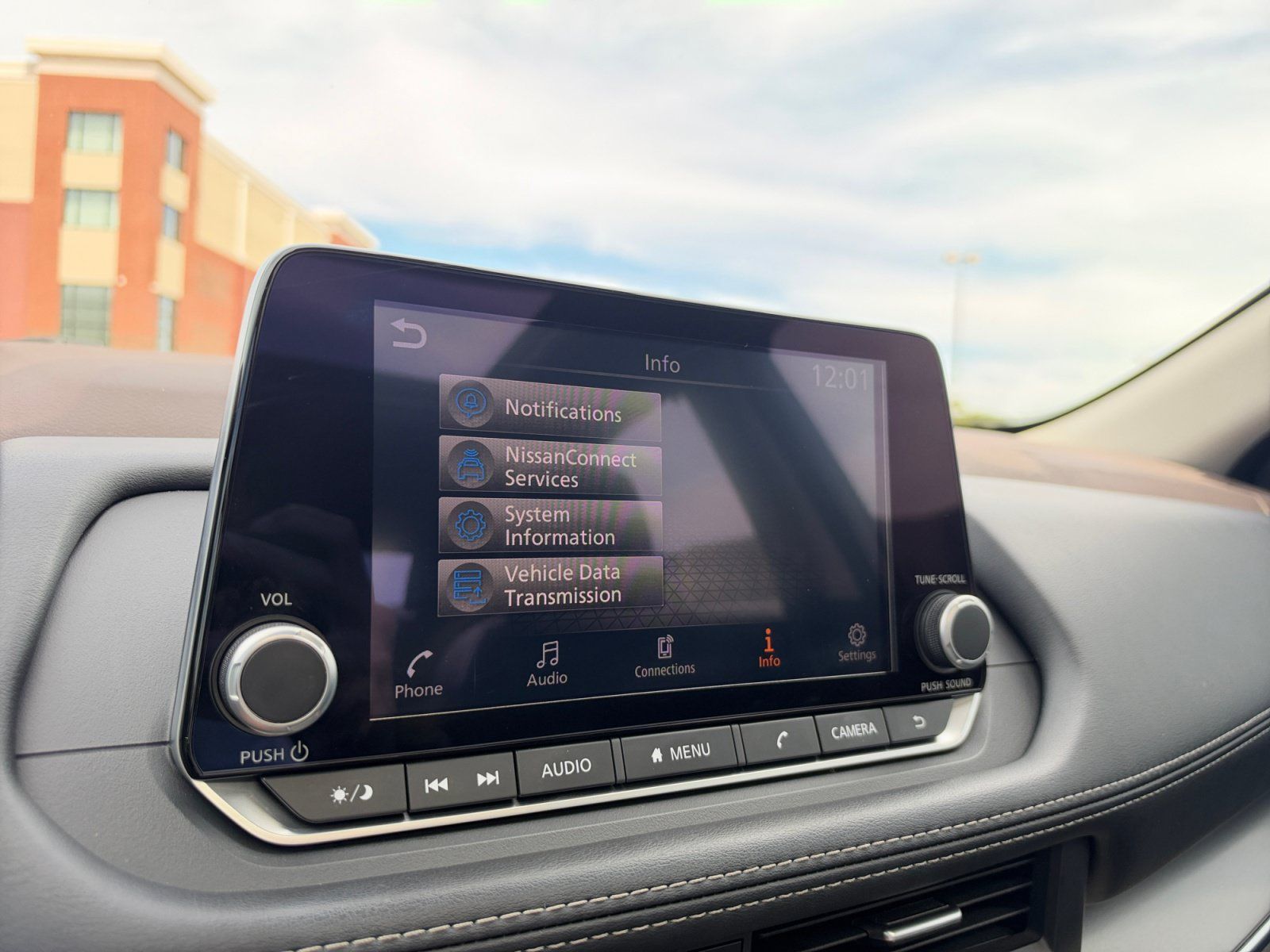 Used 2023 Nissan Rogue SV w/ SV Premium B Package FWD image 27