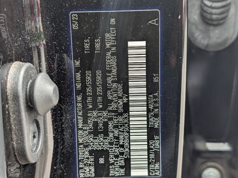 Used 2023 Toyota Highlander Platinum AWD/4WD image 42