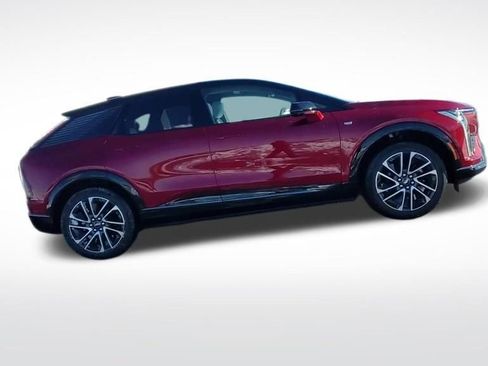 New 2026 Cadillac Optiq Sport 1 w/ LPO, Floor Liner Package image 8