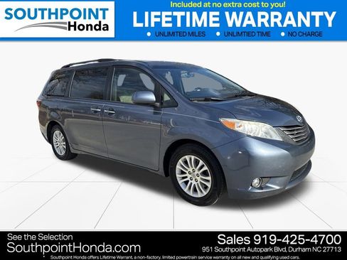 Used 2017 Toyota Sienna XLE image 1