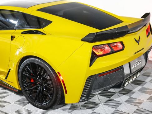 Used 2016 Chevrolet Corvette Z06 w/ 3LZ Preferred Equipment Group RWD image 27