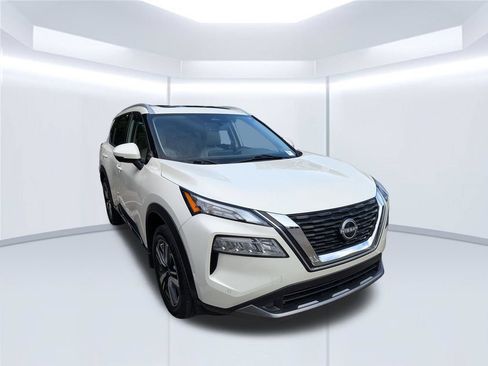 Used 2023 Nissan Rogue SL w/ SL Premium Package FWD image 3
