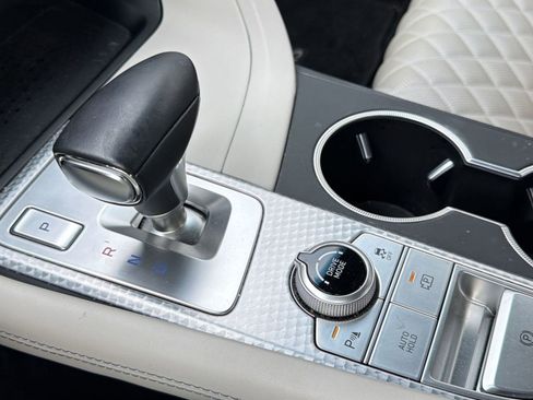 Used 2022 Genesis G70 3.3T image 16