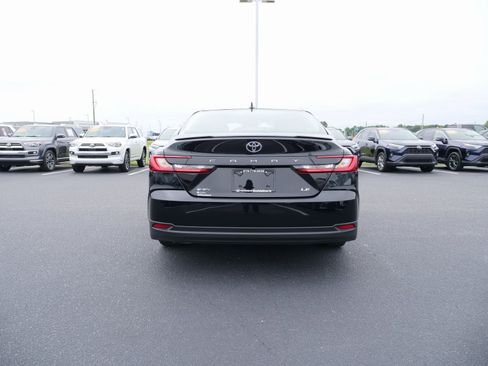Used 2025 Toyota Camry LE image 5