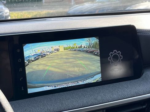 Used 2025 Nissan Kicks SV image 17