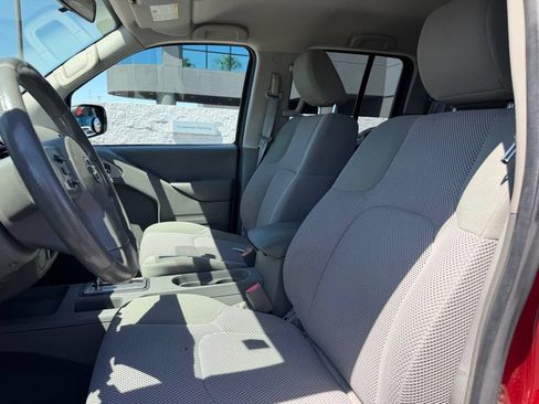 Used 2019 Nissan Frontier SV RWD image 12