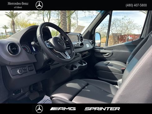Used 2024 Mercedes-Benz Sprinter 2500 image 18