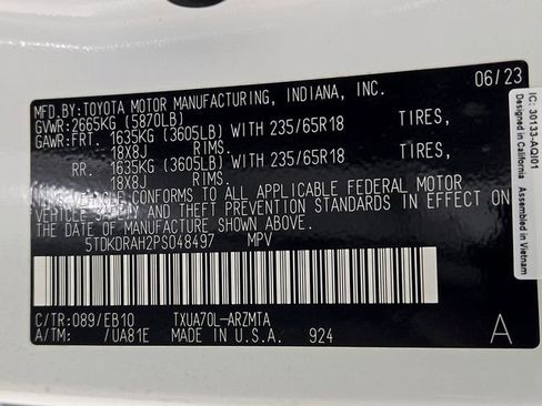 Used 2023 Toyota Highlander XLE image 29