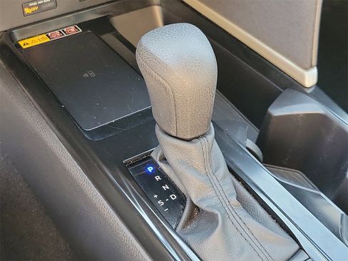 Used 2025 Toyota Camry LE image 27