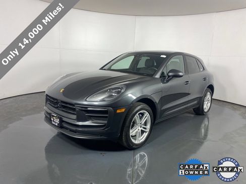 Used 2024 Porsche Macan image 1