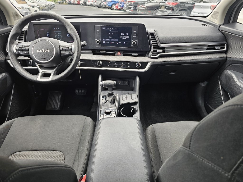 Used 2023 Kia Sportage LX FWD image 11