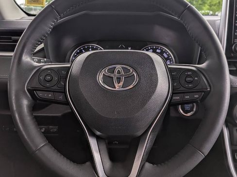 Used 2020 Toyota RAV4 XLE w/ Convenience Package AWD/4WD image 17