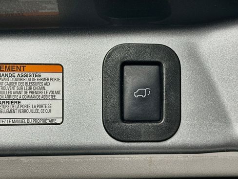 Used 2015 Toyota Sienna SE Premium FWD image 32
