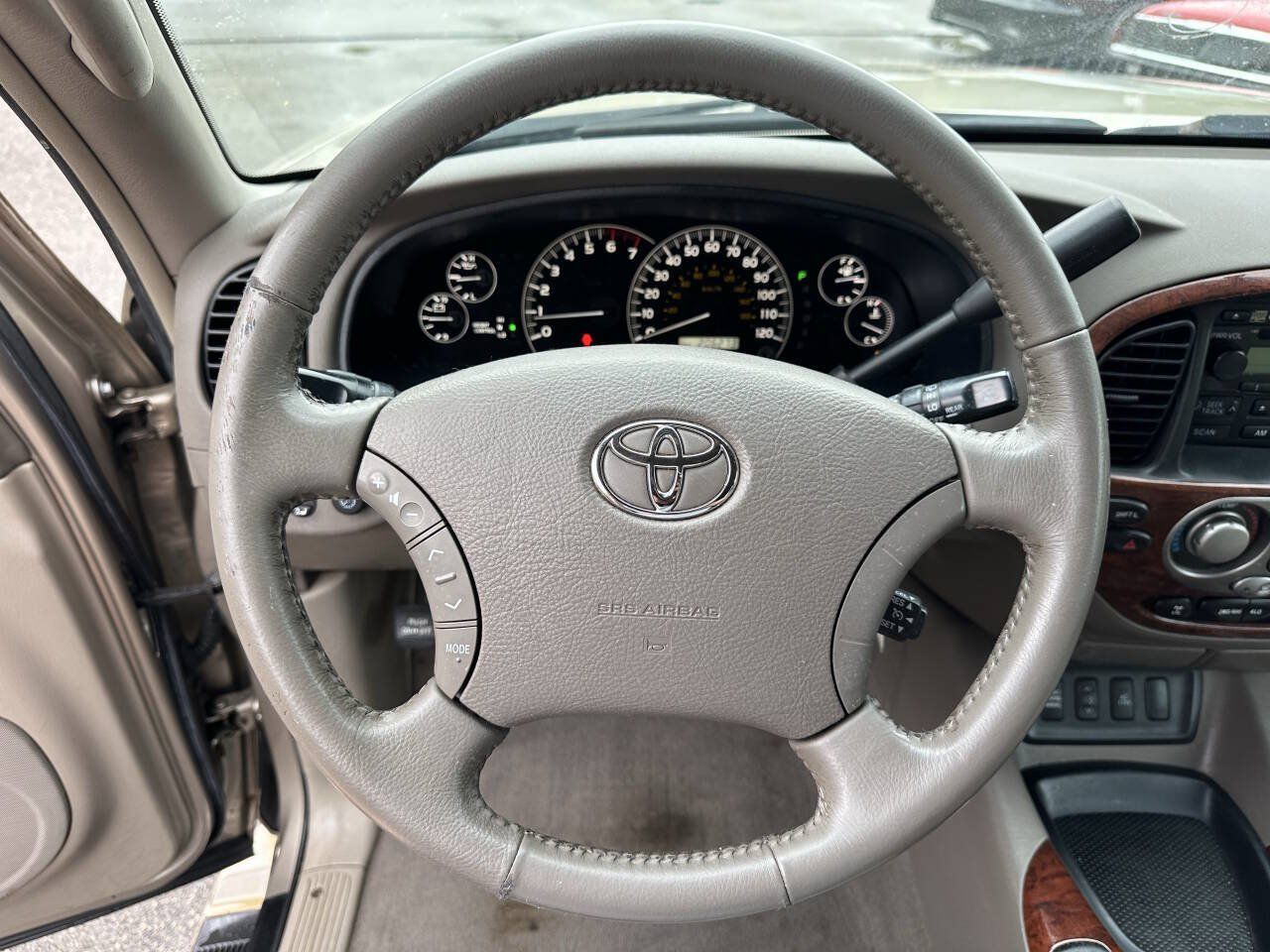 Used 2007 Toyota Sequoia Limited w/ Luxury Pkg AWD/4WD image 12