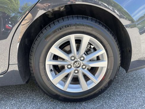 Used 2025 Toyota Camry LE FWD image 10