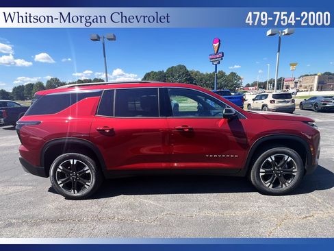 New 2027 Chevrolet Traverse LT w/ Sun and Wheel Package FWD image 4
