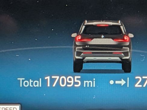 Certified 2025 BMW X1 xDrive28i w/ Convenience Package image 21