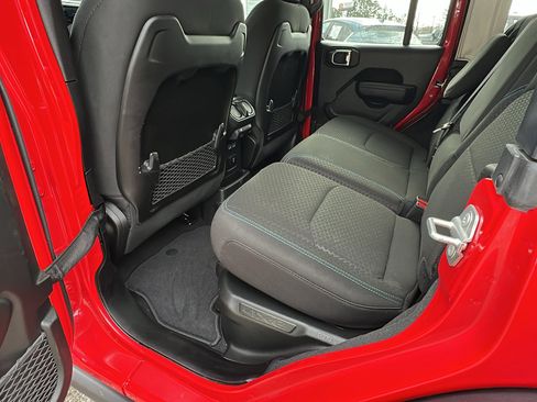 Used 2025 Jeep Wrangler Unlimited Rubicon 4xe image 23