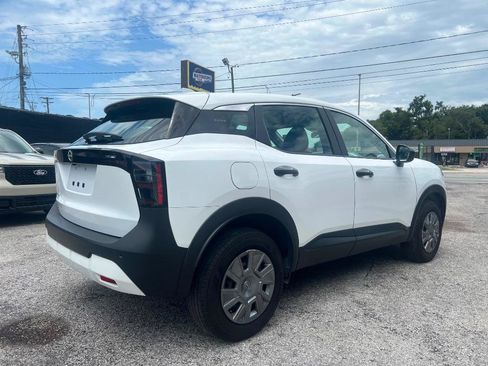 Used 2025 Nissan Kicks S FWD image 5