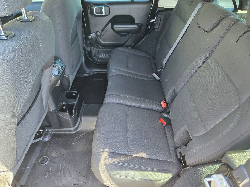 Used 2022 Jeep Wrangler Unlimited Sport AWD/4WD image 9