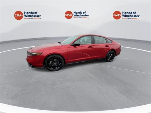 Certified 2025 Honda Accord SE image 5