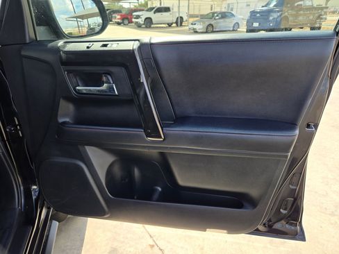 Used 2022 Toyota 4Runner TRD Off-Road image 30