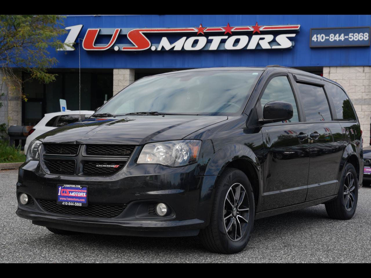Used 2019 Dodge Grand Caravan SE FWD image 1