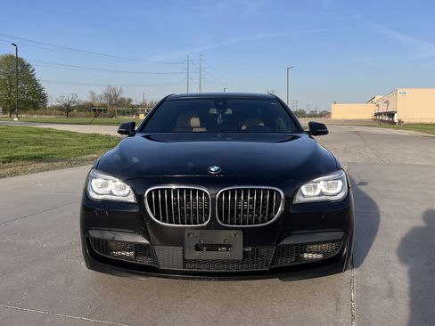 Used 2015 BMW 750i xDrive image 8