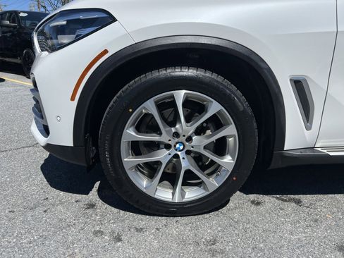Used 2023 BMW X5 xDrive40i AWD/4WD image 12