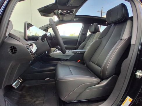 New 2026 Cadillac Optiq Luxury 1 image 21