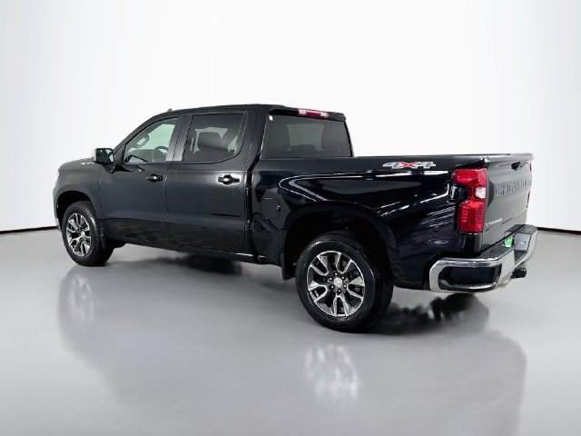 Used 2024 Chevrolet Silverado 1500 LT AWD/4WD image 7