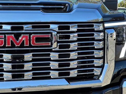 Used 2024 GMC Sierra 2500 Denali w/ Denali Reserve Package image 49