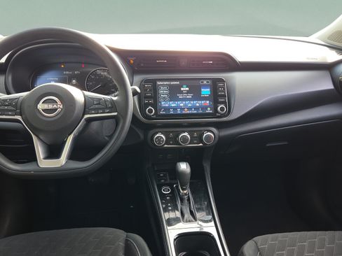 Used 2023 Nissan Kicks SV w/ Interior Electronics Package FWD image 12