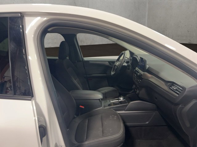 Certified 2025 Ford Escape Active AWD/4WD image 9