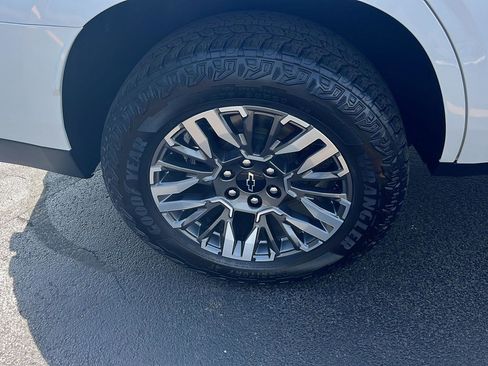 Used 2025 Chevrolet Tahoe Z71 image 33