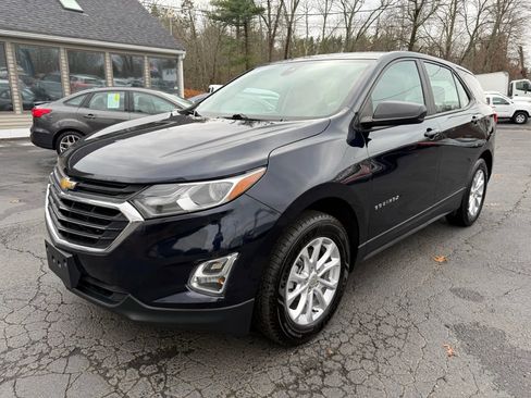 Used 2021 Chevrolet Equinox LS image 3
