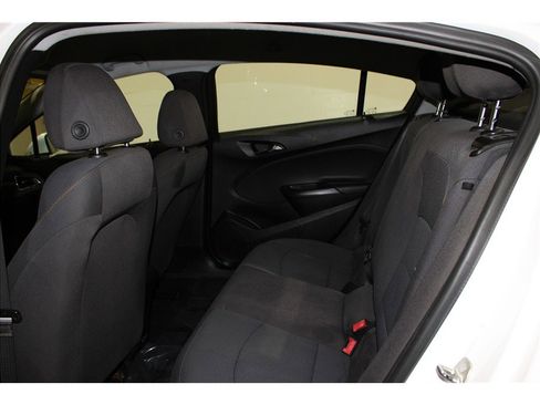 Used 2019 Chevrolet Cruze Sedan image 12