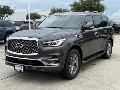 Used 2023 INFINITI QX80 Luxe w/ All-Season Package RWD image 10
