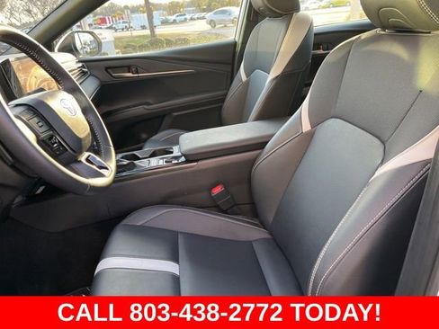 Used 2025 Toyota Camry SE w/ Convenience Package image 8