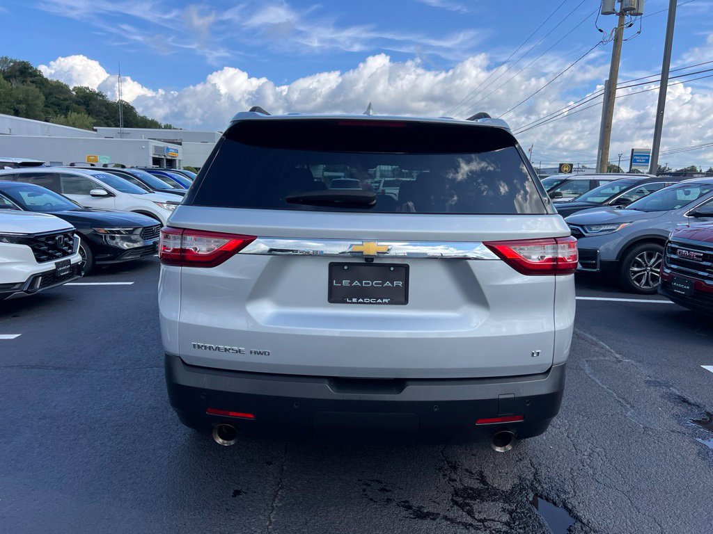 Used 2020 Chevrolet Traverse LT w/ Driver Confidence II Package AWD/4WD image 4