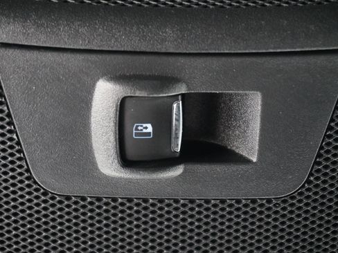 Used 2015 Ford F150 Platinum w/ Equipment Group 701A Luxury AWD/4WD image 30