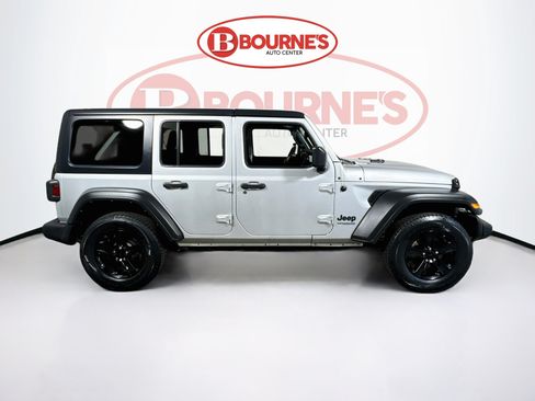 Used 2022 Jeep Wrangler Unlimited Sport AWD/4WD image 9